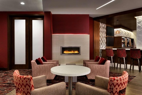DoubleTree by Hilton Hotel Toronto Airport West image 2